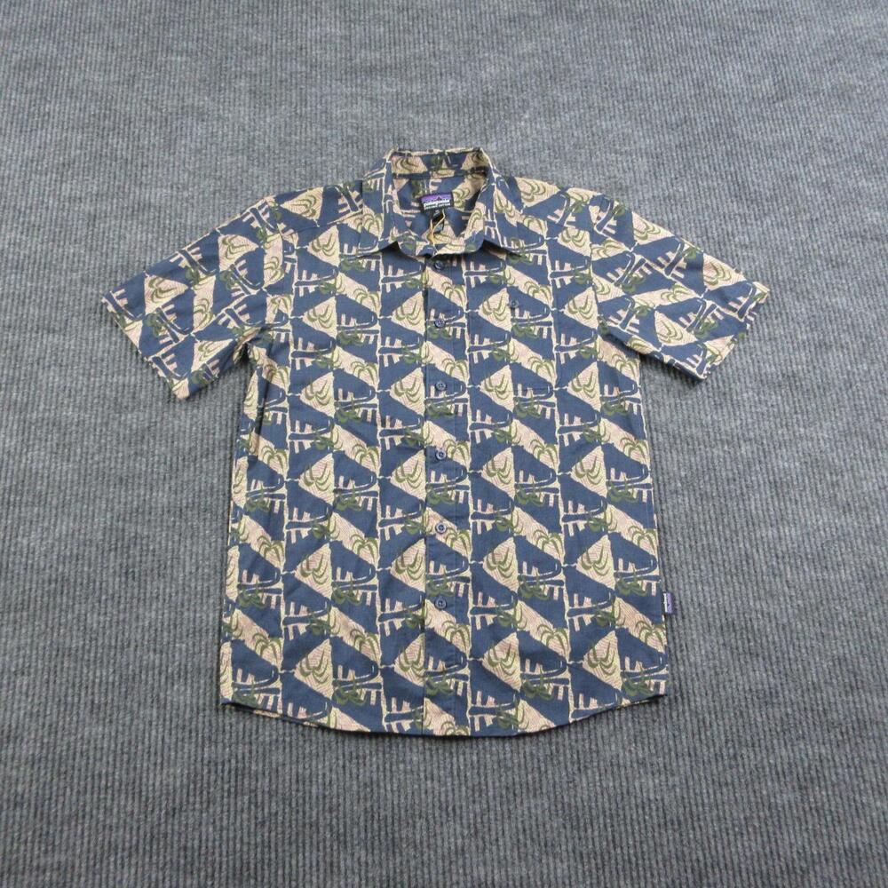 Patagonia Shirt Mens XS Blue Animal Print Short Sleeve Button Up Lightweight NWT